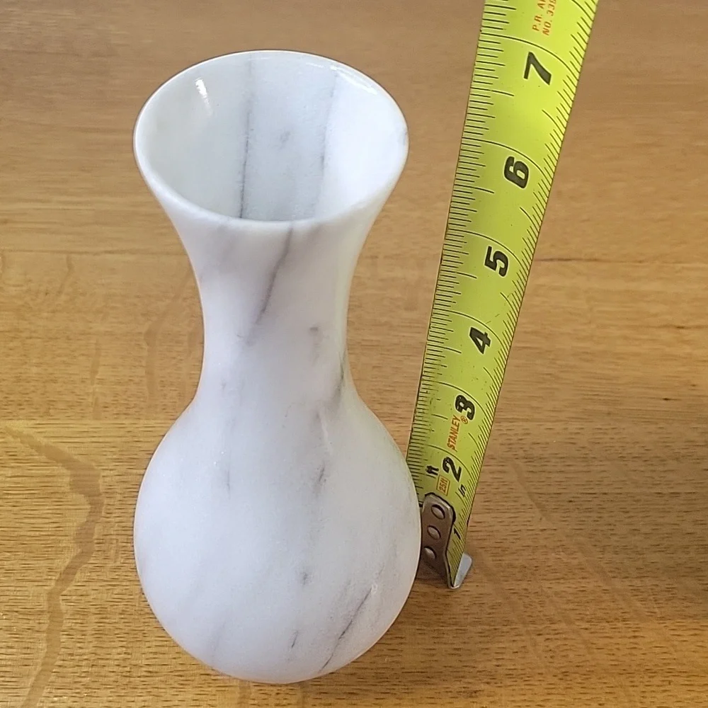 Pair of vintage Fine Marble Carved Polished Stone Bud vases - Picture 5 of 9